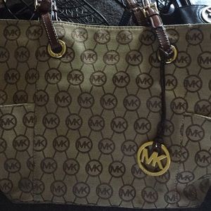 Michael Kors Tote!